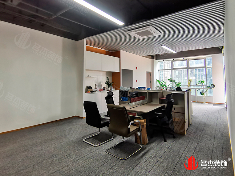 開(kāi)放辦公區(qū)